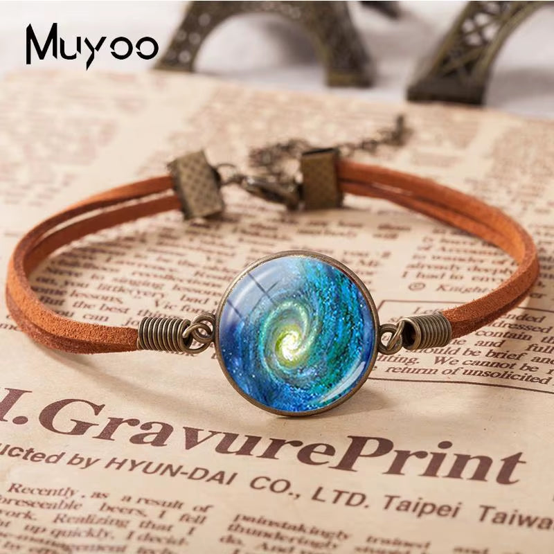 2018 New Galaxy Astronomy Bracelets Thors Helmet Nebula Leather Bracelet Art Glass Dome Photo Jewelry